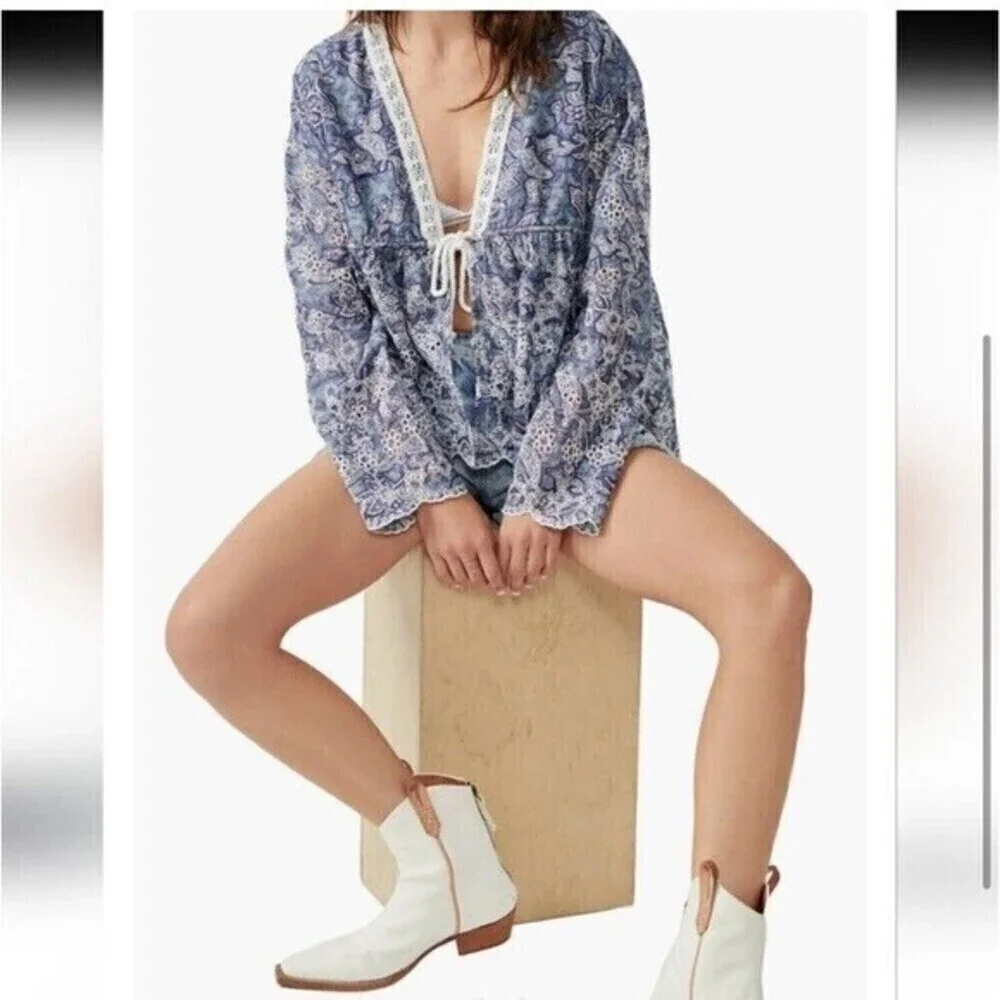 Free People Anissa Blue White Eyelet Tie Front Tunic Boho Chic Bed Jacket Small